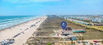 Sans Souci — "Without Worry" - Beachfront in Port A