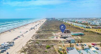 Sans Souci — "Without Worry" - Beachfront in Port A