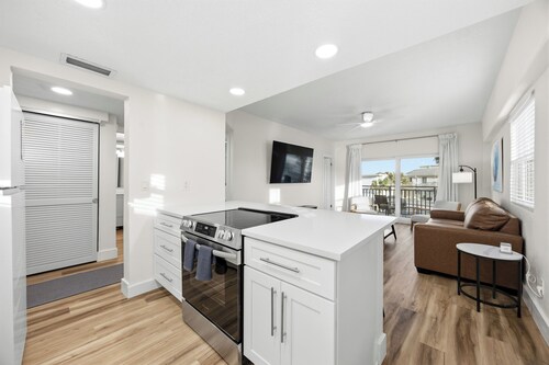 Oceanview 2BR with Pool | Good Morning Rentals