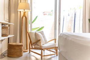 Iron/ironing board, WiFi, bed sheets - Studio Ariba  2person studio in Jan Thiel with swimming pool (Jan Thiel)