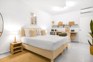 In-room safe, iron/ironing board, WiFi, bed sheets - Studio Mei Mei – studio within walking distance of Jan Thiel (Jan Thiel)