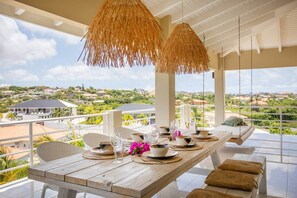 Outdoor dining - Casa Ariba 6 person penthouse with swimming pool in JT (Jan Thiel)