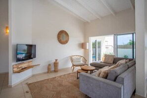 TV - Villa Damasco private villa with swimming pool in Jan Thiel (Jan Thiel)