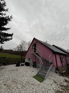 Exterior - Apartmán u Kočiček 1-bedroom condo in Strašice perfect for relaxing stays (Strašice)