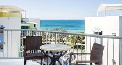 1 Bedroom Rooftop Poolside Tower