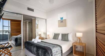 1 Bedroom Rooftop Poolside Tower
