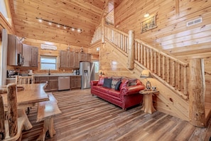 Smart TV, fireplace, video games - AmazingMtnViews-Pool-3Suites-HotTub-GameRoom-CentralLocation (Sevierville)