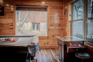 Games room - AmazingMtnViews-CommunityPool-3Suites-HotTub-GameRoom-Fireplace-CentralLocation (Sevierville)