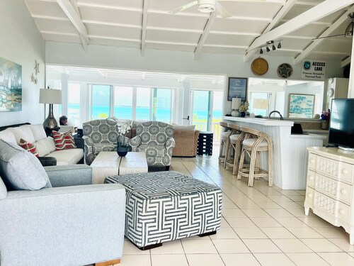 4 BEDROOM VILLA WITH POOL ON GRACE BAY BEACH! FABULOUS VIEWS FROM EVERYWHERE!!!