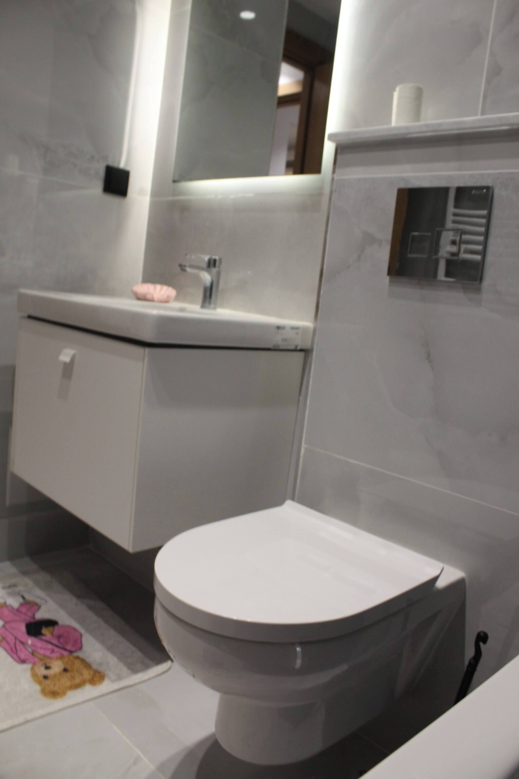 Apartment, 2 Bedrooms, Accessible, Smoking | Bathroom