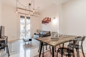 Interior - 2-bedroom apartment in adorable Roma with air conditioning (Roma)