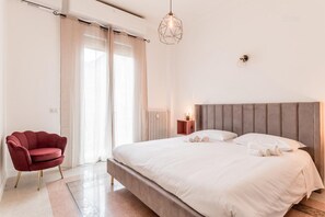 2 bedrooms, iron/ironing board, WiFi, bed sheets - 2-bedroom apartment in adorable Roma with air conditioning (Roma)