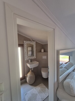 Shower, hair dryer, towels, soap - Villa Muse Sea View and private Pool (Afitos)