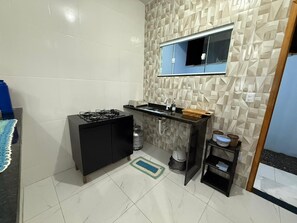 Private kitchen - Your paradise in Unamar, right by the sea and close to everything | Sea Azul Beach House (Cabo Frio)