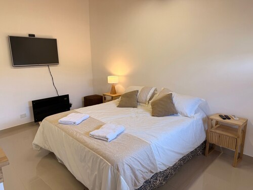 Ezeiza Victoria Barrio Uno, only 5' min from Ezeiza airport.