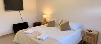 Ezeiza Victoria Barrio Uno, only 5' min from Ezeiza airport.