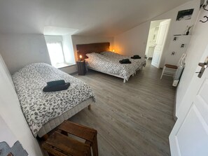 2 soverom, reiseseng for barn, wi-fi (inkludert) og sengetøy