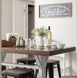 Dining - Private Lakefront House, 15 feet to water, Kayaks, Game Room, Dog Friendly (Wolverine)