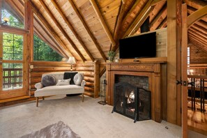 Fernseher, Kamin