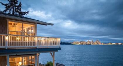 Amazing Seattle view beachfront 4 bedroom /3 bath