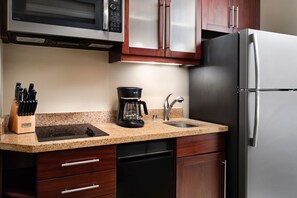 Private kitchen - SPRING BREAK WEEK!  2 Bedroom Condo Kaanapali Beach. (Lahaina)