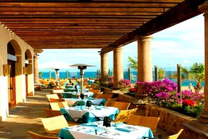Outdoor dining - Oceanview Private Villa with Pool Resort Access Sleeps 10 Cabo (Cabo San Lucas)