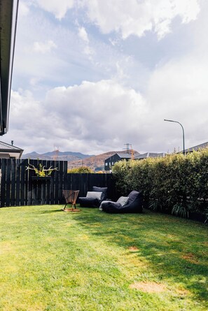 Terrace/patio - All the indulgence of a getaway, with the soul of a family home. (Queenstown)