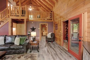 Smart TV, fireplace, ping pong - Sweet Retreat of Townsend (Townsend)