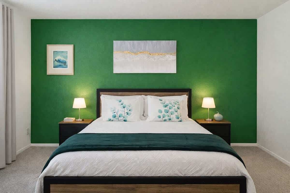 WiFi, bed sheets
