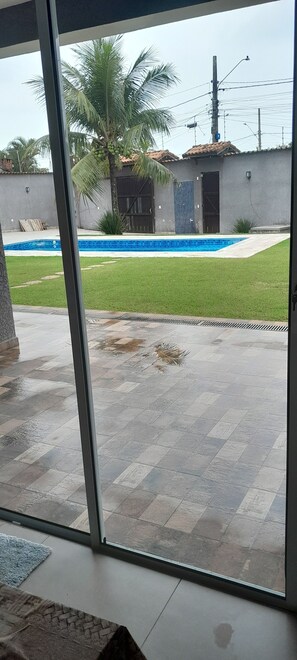 Pool - House with a large and cozy pool, with space for the whole family, 100m from the beach. (Itanhaém)