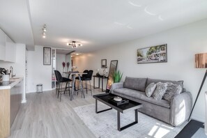 Luxury Condo, Balcony, Lake View | Living area - Panoramic Lofts (Toronto)