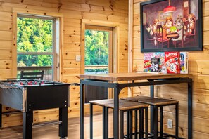 Games room - Bear Vista View Hot Tub  Game Room  Firetable (Gatlinburg)