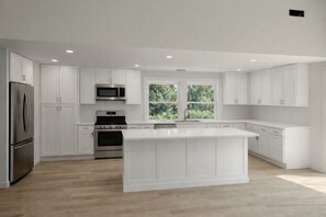 Private kitchen - Brand New Apt Near Beach & Downtown- King Bed-Pets OK (Hampton)
