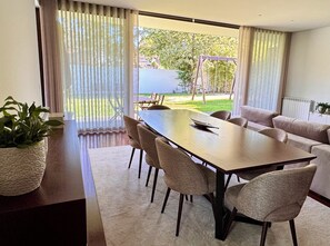 Dining - Villa Branco - Private Pool & Garden (Braga)