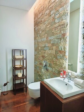 Bathroom - Villa Branco - Private Pool & Garden (Braga)