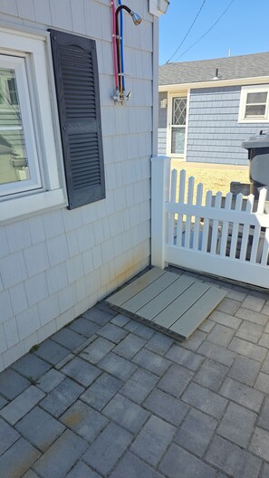 Terrace/patio - Charming Lavallette Beach Bungalow - 2BR Coastal Escape Steps From The Beach! (Lavallette)
