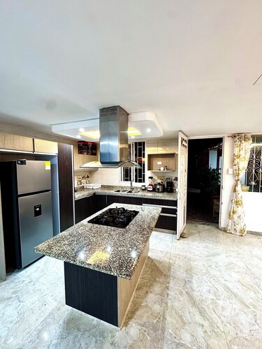 House with private pool and private parking