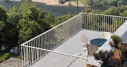 Douro Valley Farm escape with 360 degree rooftop views