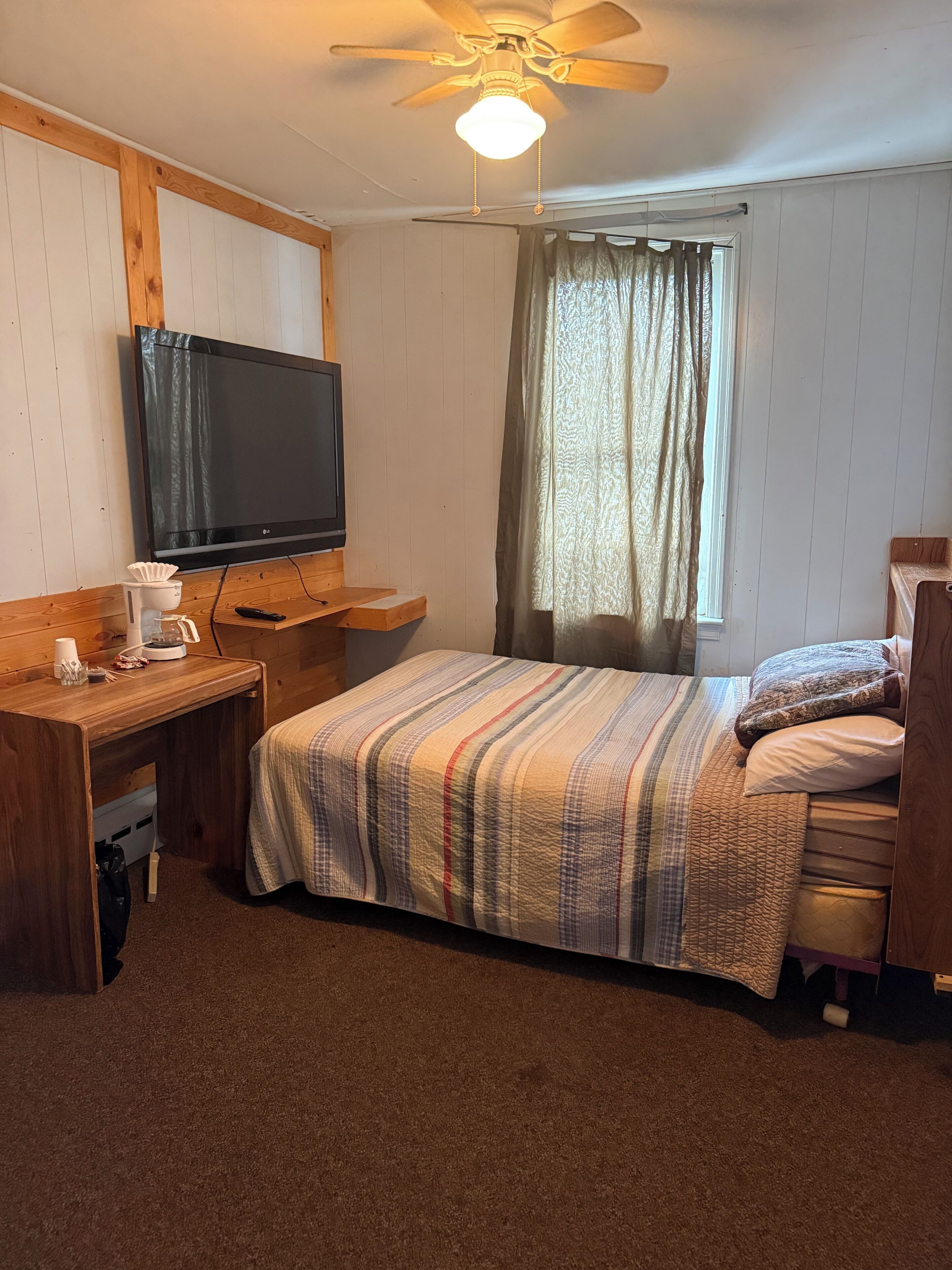 Basic Single Room, Hill View