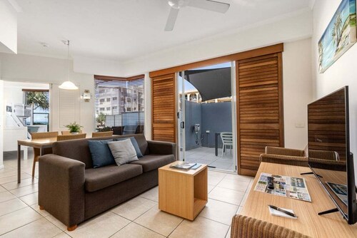 2 Bedroom Courtyard Poolside
