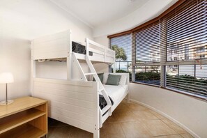 Room - 2 Bedroom Courtyard Poolside (Kings Beach)