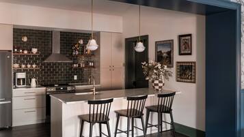 Coffee/tea maker, fridge, microwave, oven