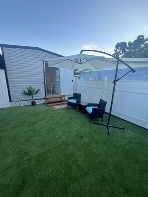 Terrace/patio - A very cozy apartment, quiet and with hosts at your disposal. (Tampa)