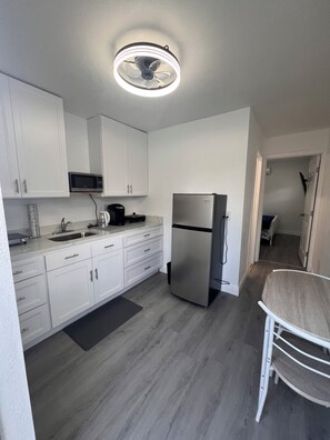 Private kitchen - A very cozy apartment, quiet and with hosts at your disposal. (Tampa)
