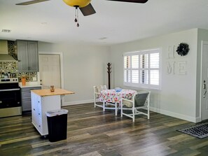 Dining - Cozy home, short walk to Indian River Lagoon! (Rockledge)