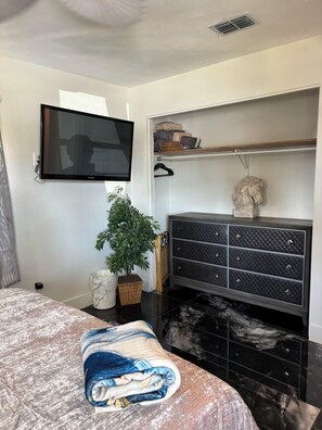 3 Schlafzimmer, Bügeleisen/Bügelbrett, WLAN, Bettwäsche