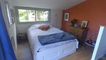 1 bedroom, internet, bed sheets