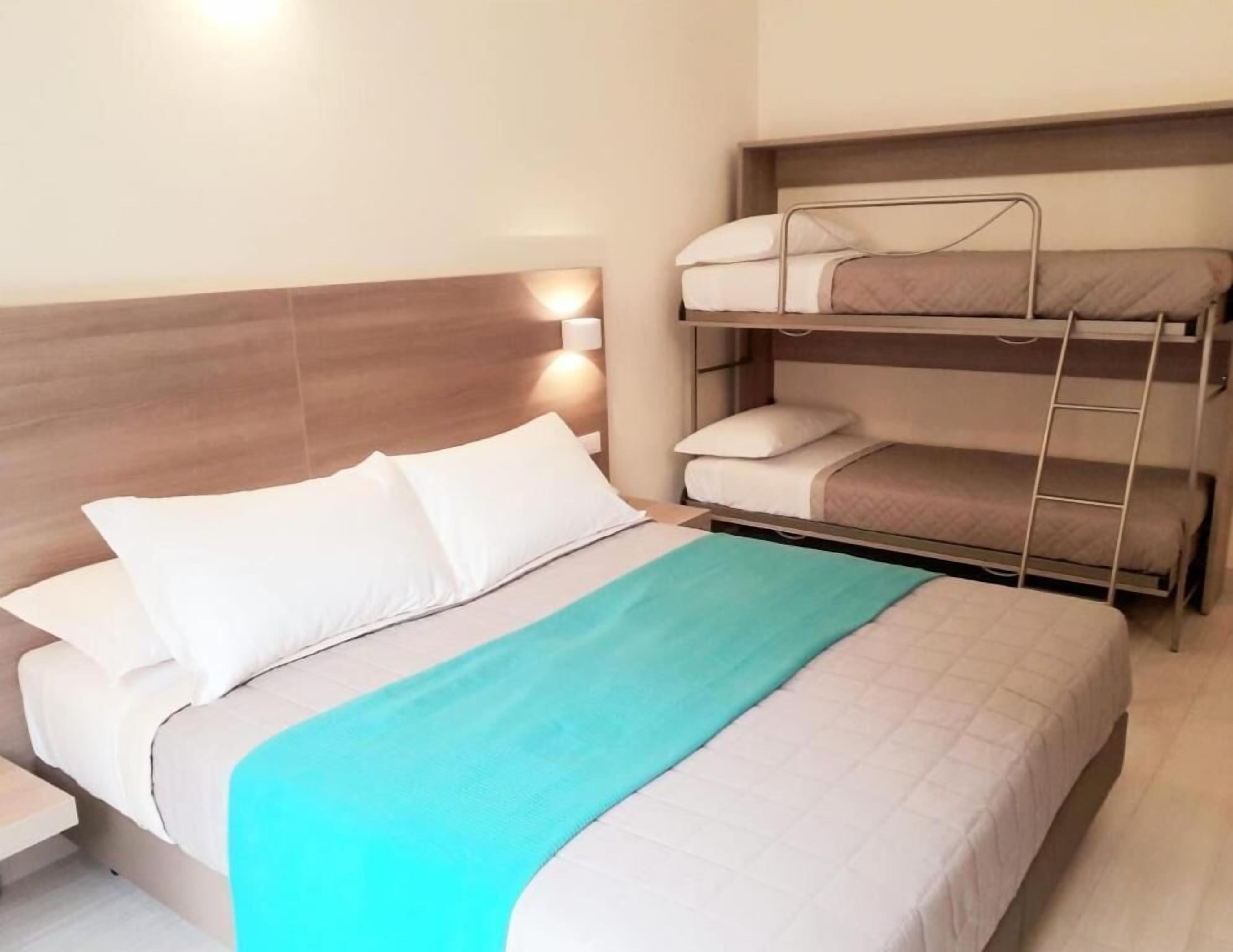 Familiekamer, uitzicht op stad