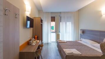 Minibar, in-room safe, free WiFi