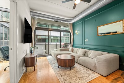 Luxury Fulton Market Condo - Prime Location
Walking distance to Riverwalk